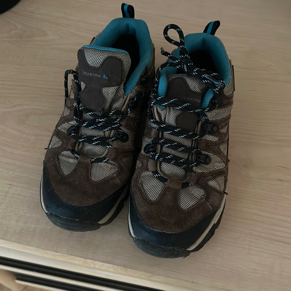 BEARPAW hiking shoes